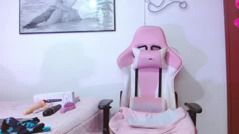 giorgina_montiere online show from 06-05-26, 01:56