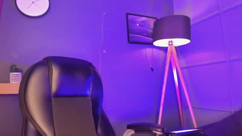 Snapshot of giovanna_oliveira chatting on 01-16-25, 07:28 Giovanna online show from 01-16-25, 07:28