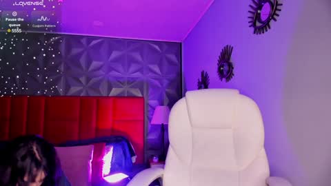 Snapshot of giovanna_oliveira chatting on 01-28-25, 08:14 Giovanna online show from 01-28-25, 08:14