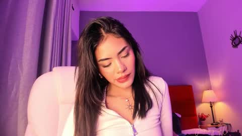 Snapshot of giovanna_oliveira chatting on 09-10-25, 06:02 Giovanna online show from 09-10-25, 06:02