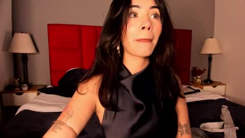 Snapshot of giovanna_oliveira chatting on 09-21-25, 01:51 Giovanna online show from 09-21-25, 01:51