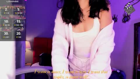 Snapshot of giovanna_oliveira chatting on 10-22-25, 06:24 Giovanna online show from 10-22-25, 06:24