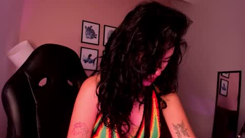 Snapshot of giovanna_oliveira chatting on 11-10-25, 10:14 Giovanna online show from 11-10-25, 10:14