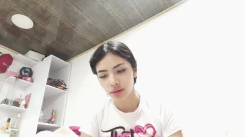 giovanna_oliveria online show from 04-27-26, 10:30