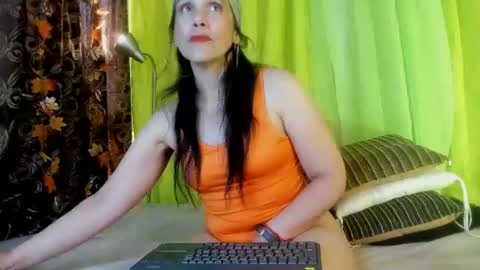 Snapshot of girasol_walton chatting on 07-14-26, 01:39 Girasol Walton online show from 07-14-26, 01:39