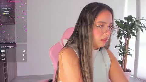 Snapshot of girl_alana chatting on 09-12-25, 05:13 Alana online show from 09-12-25, 05:13