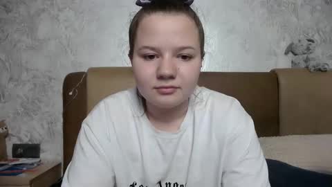 girl_cute07 online show from 05-16-26, 07:56