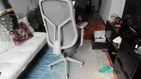 girl_inline online show from 10-12-25, 07:24