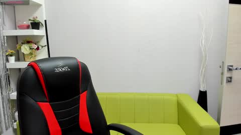 girl_next_doorr online show from 12-24-24, 12:22