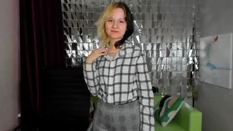 girl_next_doorr online show from 12-25-24, 03:17