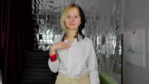 girl_next_doorr online show from 01-03-25, 06:24