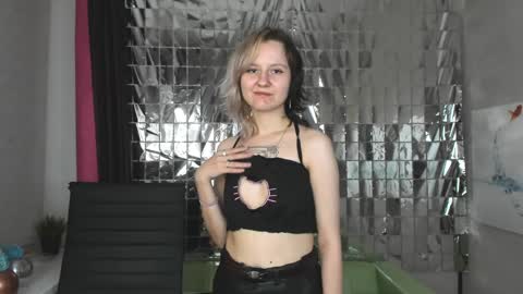 girl_next_doorr online show from 01-18-25, 06:32