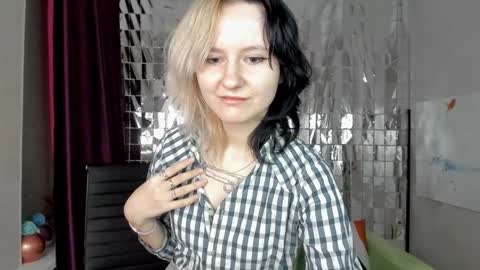 girl_next_doorr online show from 01-26-25, 12:01