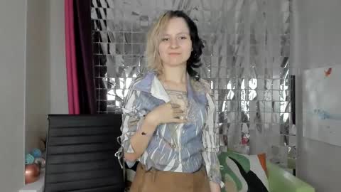 girl_next_doorr online show from 01-28-25, 04:41