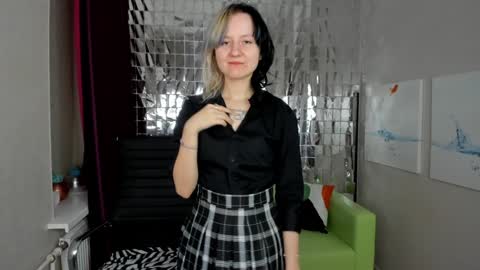 girl_next_doorr online show from 02-07-25, 11:56