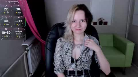 girl_next_doorr online show from 10-23-25, 01:21