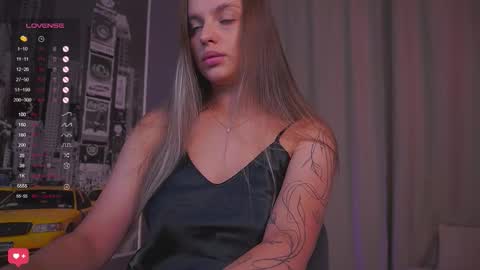 Snapshot of girl_peach_ chatting on 09-13-25, 06:29 Kate online show from 09-13-25, 06:29