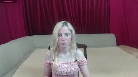 Katia online show from 06-19-26, 01:15