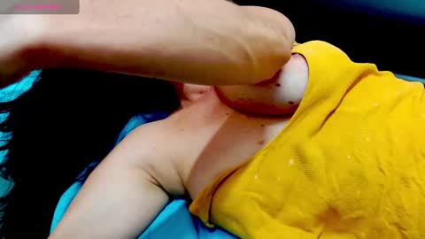 Snapshot of girlkondx1_bella chatting on 02-10-25, 10:09 girlkond online show from 02-10-25, 10:09