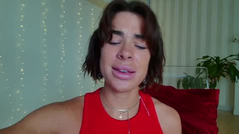 Snapshot of girlnextd00r_ chatting on 01-16-25, 01:14 Hanna online show from 01-16-25, 01:14