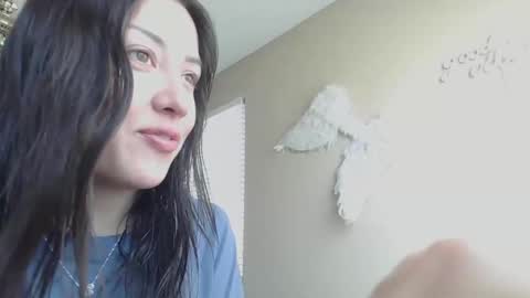 Snapshot of girlnextdoor702 chatting on 06-05-26, 03:07 Jasmine online show from 06-05-26, 03:07