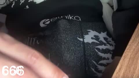 Snapshot of girlsonlyy666 chatting on 11-26-25, 12:11 girlsonlyy666 online show from 11-26-25, 12:11