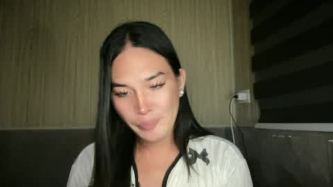 Snapshot of girlthatuneedrhainexxx chatting on 07-15-26, 06:57 RHAINEEE online show from 07-15-26, 06:57