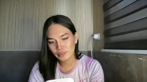 Snapshot of girlthatuneedrhainexxx chatting on 07-22-26, 10:34 RHAINEEE online show from 07-22-26, 10:34