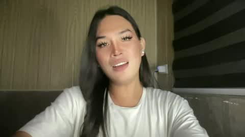 Snapshot of girlthatuneedrhainexxx chatting on 07-25-26, 06:16 RHAINEEE online show from 07-25-26, 06:16