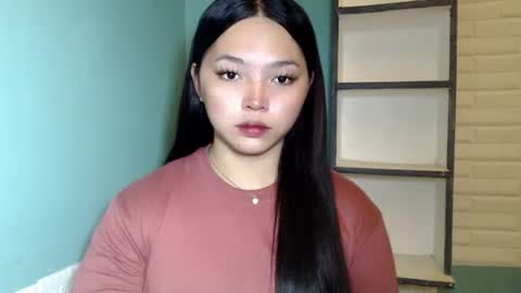 Snapshot of girlthatuneedxxx chatting on 11-13-25, 10:47 Rhaine online show from 11-13-25, 10:47