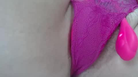 Snapshot of girlvictoria chatting on 10-23-25, 01:32 Victoria online show from 10-23-25, 01:32