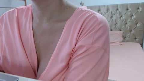 Snapshot of girlvictoria chatting on 11-09-25, 12:14 Victoria online show from 11-09-25, 12:14