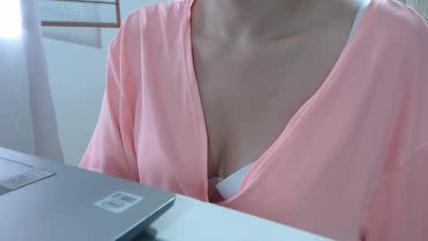 Snapshot of girlvictoria chatting on 11-10-25, 12:15 Victoria online show from 11-10-25, 12:15