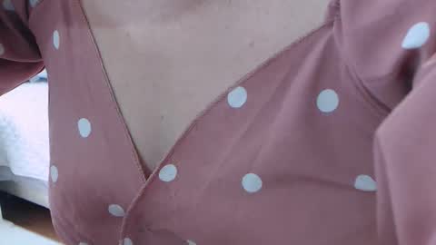 Snapshot of girlvictoria chatting on 11-25-25, 05:35 Victoria online show from 11-25-25, 05:35