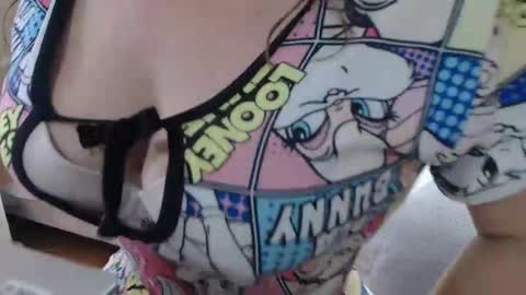 Snapshot of girlvictoria chatting on 11-27-25, 02:19 Victoria online show from 11-27-25, 02:19