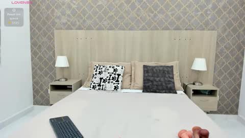 Snapshot of gisela_moreno chatting on 10-28-25, 07:27 Gisela Moreno online show from 10-28-25, 07:27