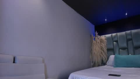 Snapshot of giselamaru chatting on 01-25-25, 11:34 online show from 01-25-25, 11:34