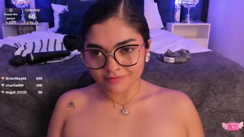 Snapshot of giselamaru chatting on 03-01-25, 12:45 online show from 03-01-25, 12:45