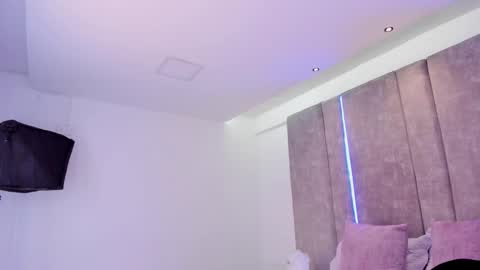 Snapshot of giselamaru chatting on 03-08-25, 10:54 online show from 03-08-25, 10:54