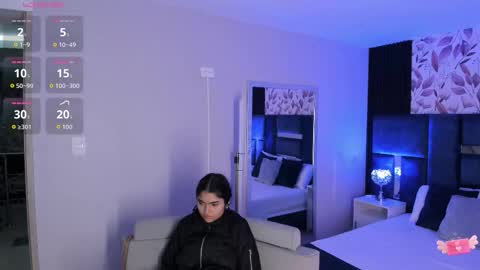 Snapshot of giselamaru chatting on 11-10-25, 10:25 online show from 11-10-25, 10:25