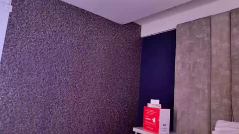 Snapshot of giselamaru chatting on 11-14-25, 10:03 online show from 11-14-25, 10:03