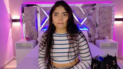 Snapshot of giselamaru chatting on 11-22-25, 11:09 online show from 11-22-25, 11:09