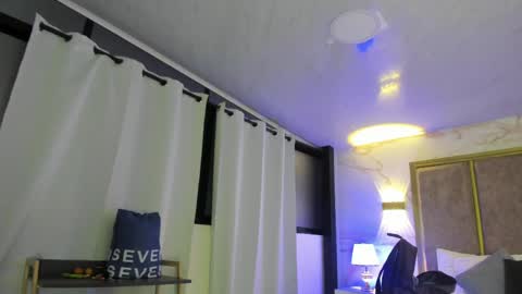     online show from 04-09-26, 08:42