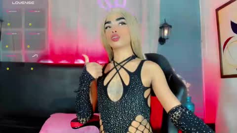 Snapshot of gisele_fox chatting on 03-06-25, 04:52 Gisel online show from 03-06-25, 04:52