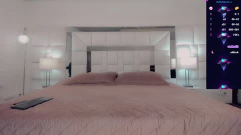 Snapshot of gisele_fox chatting on 03-09-25, 01:46 Gisel online show from 03-09-25, 01:46