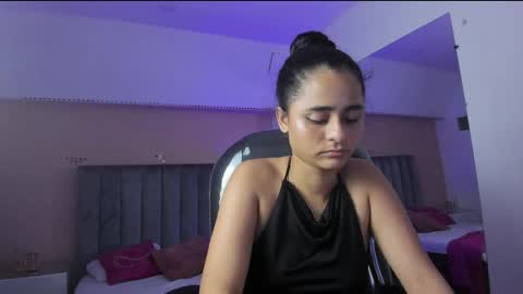 GISELLE ROLDAN online show from 05-27-26, 03:14