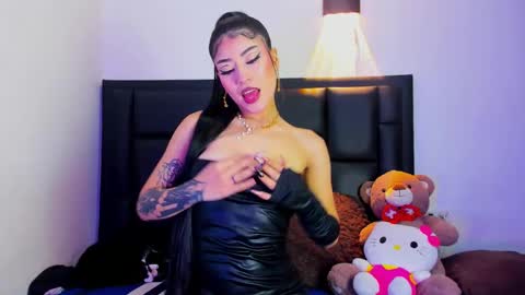 Snapshot of giselleblare chatting on 10-22-25, 05:30 giselleblare online show from 10-22-25, 05:30