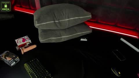 Snapshot of giselleparton chatting on 12-13-24, 10:41 Giselle online show from 12-13-24, 10:41