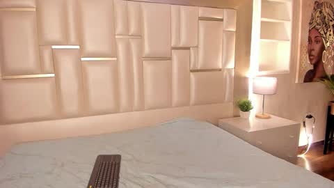 Giselle Tompos online show from 04-28-26, 02:27