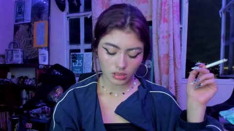 Snapshot of giulietta_mon chatting on 12-02-24, 07:03 Giulietta online show from 12-02-24, 07:03